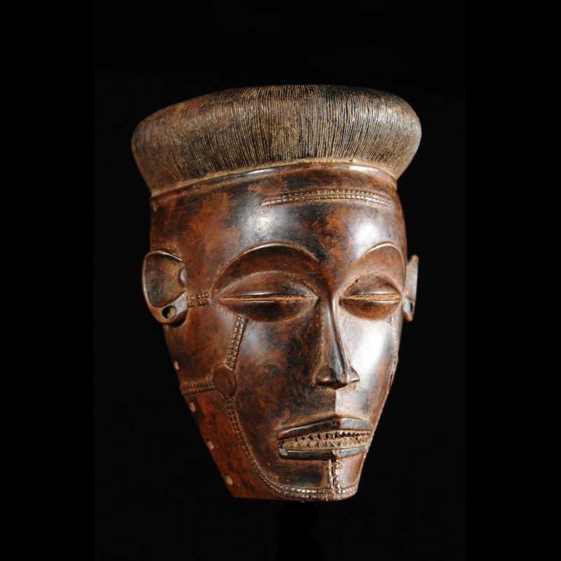 Masque Mwana Pwo de main - Chokwe / Tschokwe - Angola
