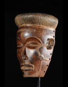 Masque Mwana Pwo de main - Chokwe / Tschokwe - Angola