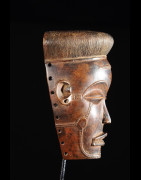 Masque Mwana Pwo de main - Chokwe / Tschokwe - Angola