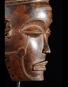 Masque Mwana Pwo de main - Chokwe / Tschokwe - Angola