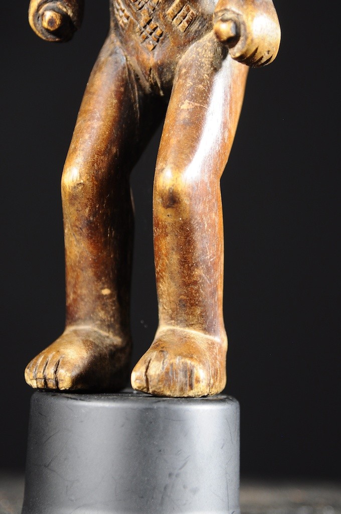 Statuette rituelle feminine - Punu / Pounou Lumbu - Gabon