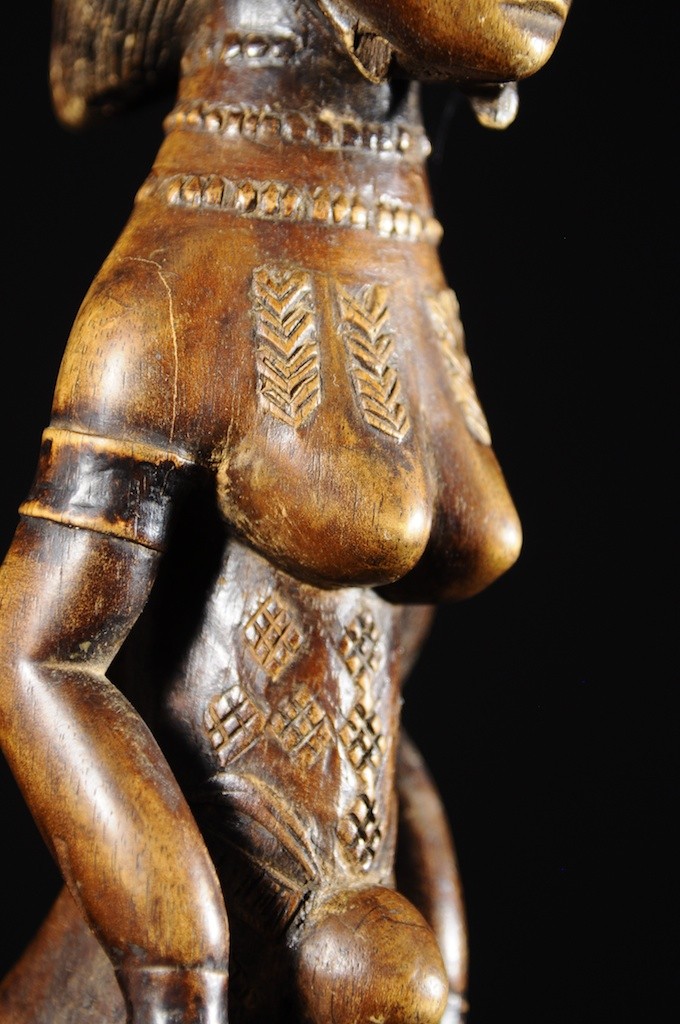 Statuette rituelle feminine - Punu / Pounou Lumbu - Gabon