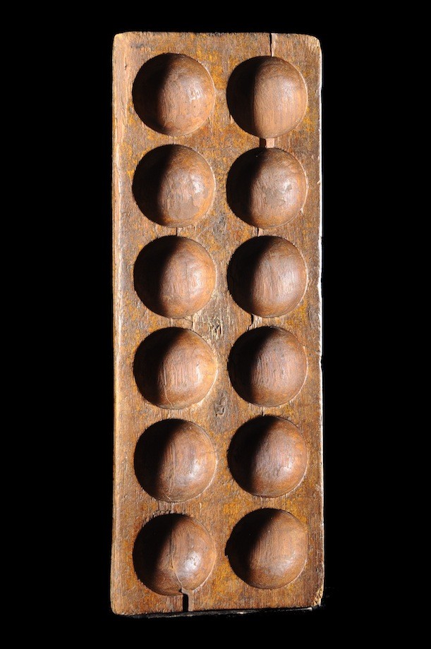 Jeu Awale en bois ancien - Lobi - Burkina Faso