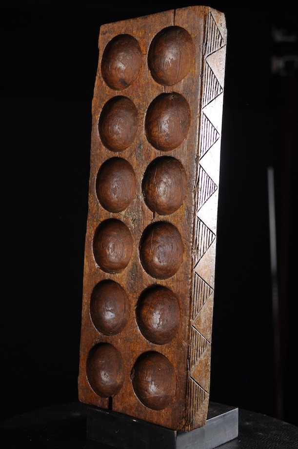 Jeu Awale en bois ancien - Lobi - Burkina Faso
