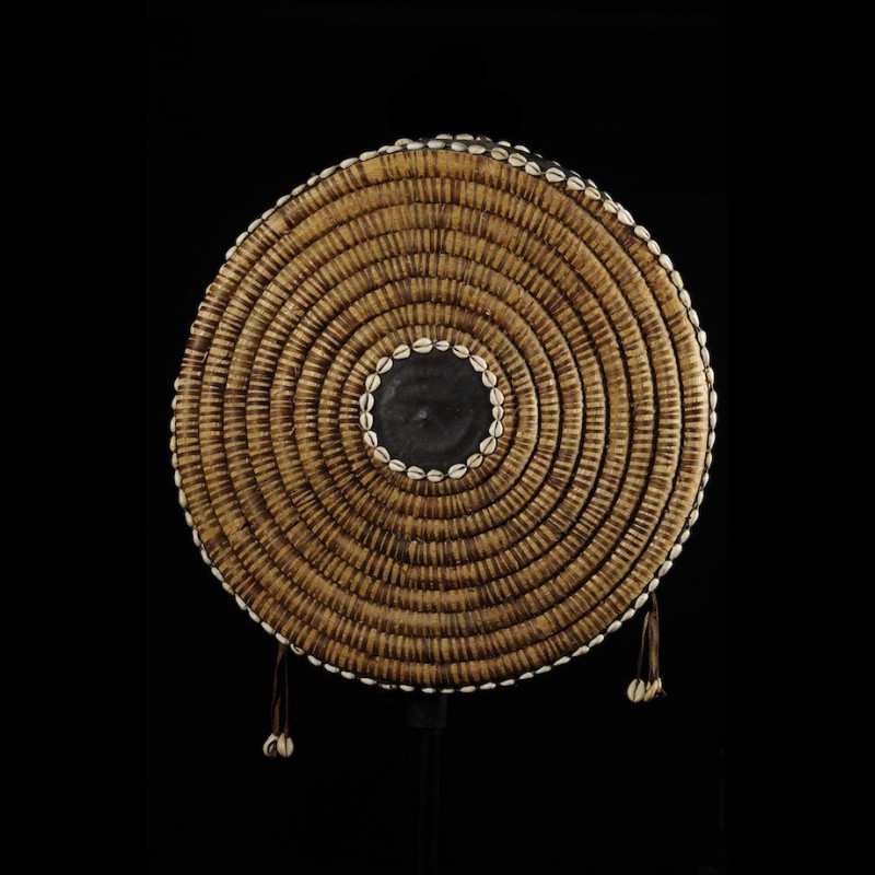 Van ou plateau de vannage en paille - Lobi - Burkina Faso