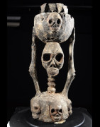 Autel avec caryatide  Squelette - Tiv - Nigeria