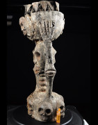 Autel avec caryatide  Squelette - Tiv - Nigeria
