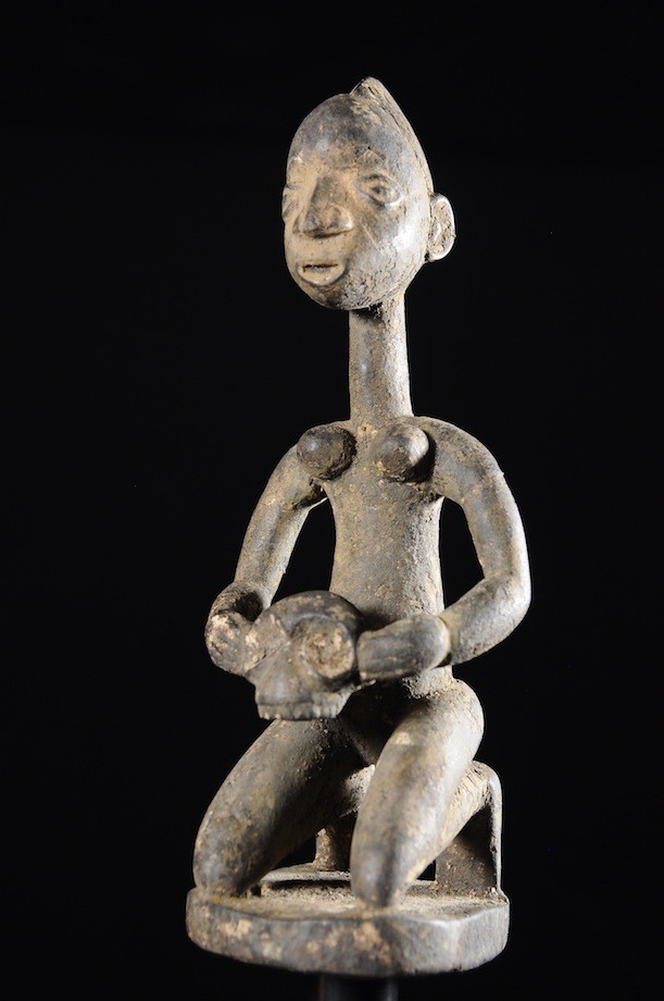 Porteuse de crâne - Agere / Yoruba - Benin
