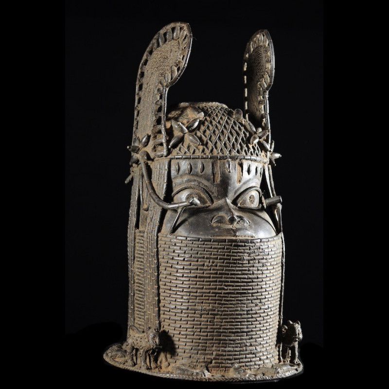 Tete commemorative Oba a ailettes - Bini Edo - Bronzes du Benin