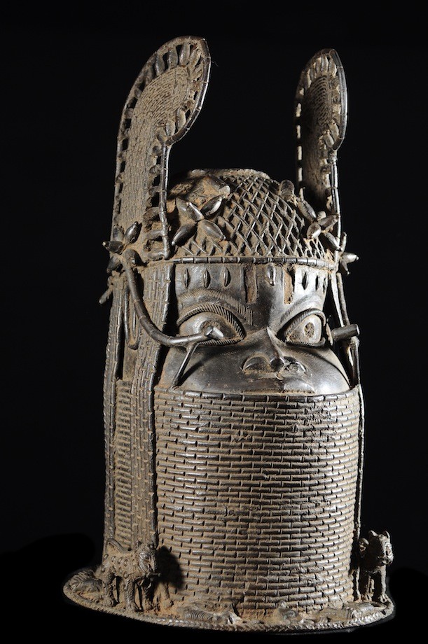 Tete commemorative Oba a ailettes - Bini Edo - Bronzes du Benin