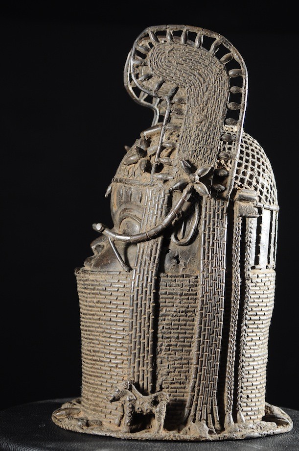 Tete commemorative Oba a ailettes - Bini Edo - Bronzes du Benin