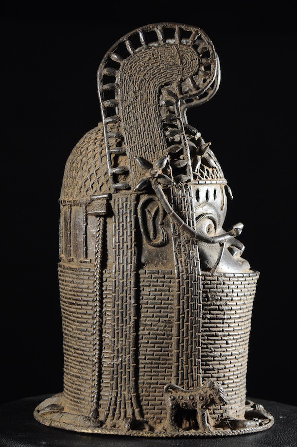 Tete commemorative Oba a ailettes - Bini Edo - Bronzes du Benin