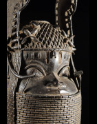 Tete commemorative Oba a ailettes - Bini Edo - Bronzes du Benin