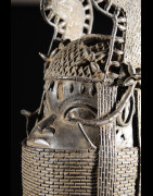Tete commemorative Oba a ailettes - Bini Edo - Bronzes du Benin