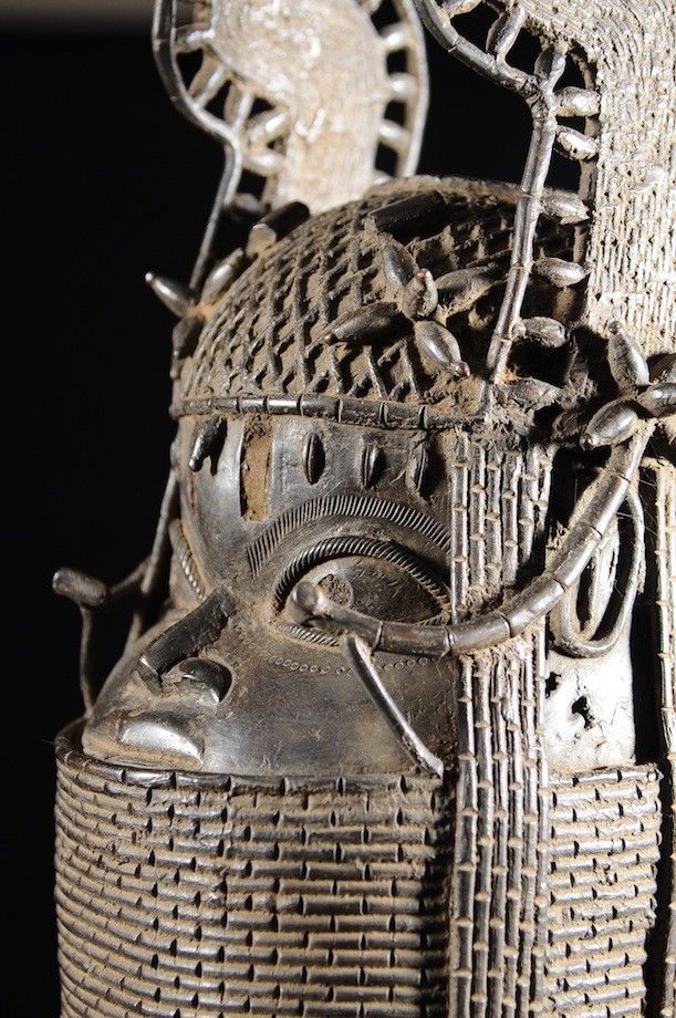 Tete commemorative Oba a ailettes - Bini Edo - Bronzes du Benin