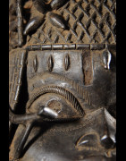 Tete commemorative Oba a ailettes - Bini Edo - Bronzes du Benin