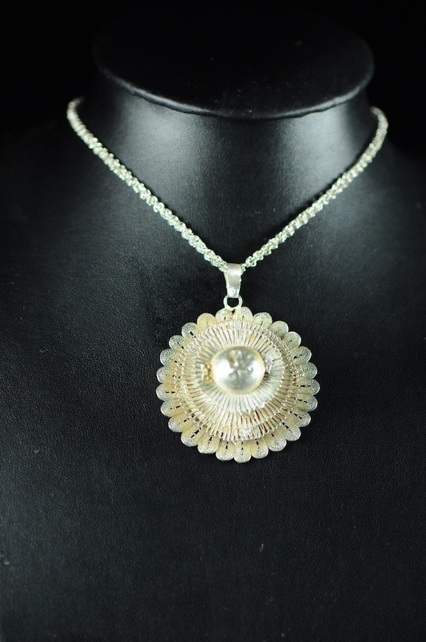 Pendentif et chaine en nickel argenté - Peul / Fulani - Mali