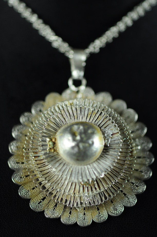 Pendentif et chaine en nickel argenté - Peul / Fulani - Mali