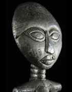 Akua Mma ou Akwaba en aluminium - Ashanti - Ghana - Poupees Africaines