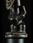 Statue cultuelle masculine - Kusu - RDC Zaire