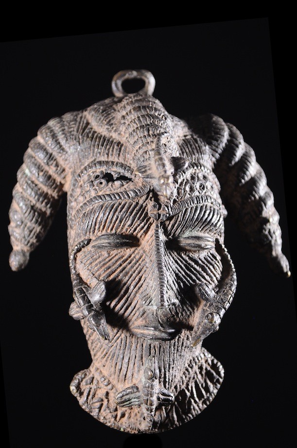 Masque de hanches insigne en bronze - Owo  - Nigeria