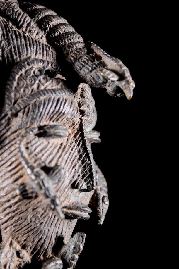 Masque de hanches insigne en bronze - Owo  - Nigeria