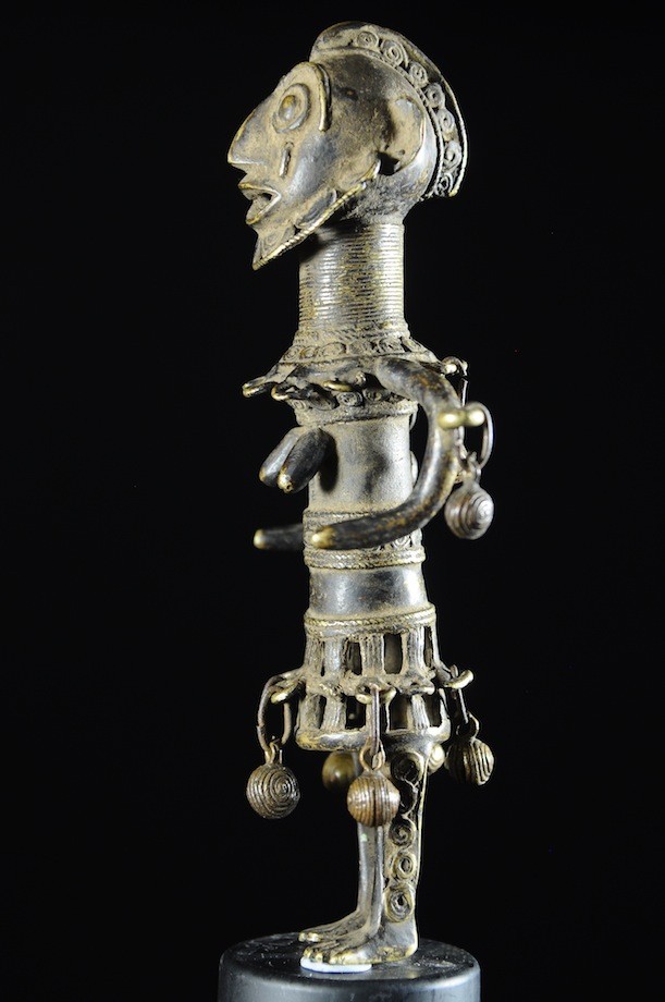 Statuette en alliage de bronze - Verre / Were - Nigeria Cameroun