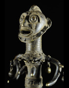 Statuette en alliage de bronze - Verre / Were - Nigeria Cameroun