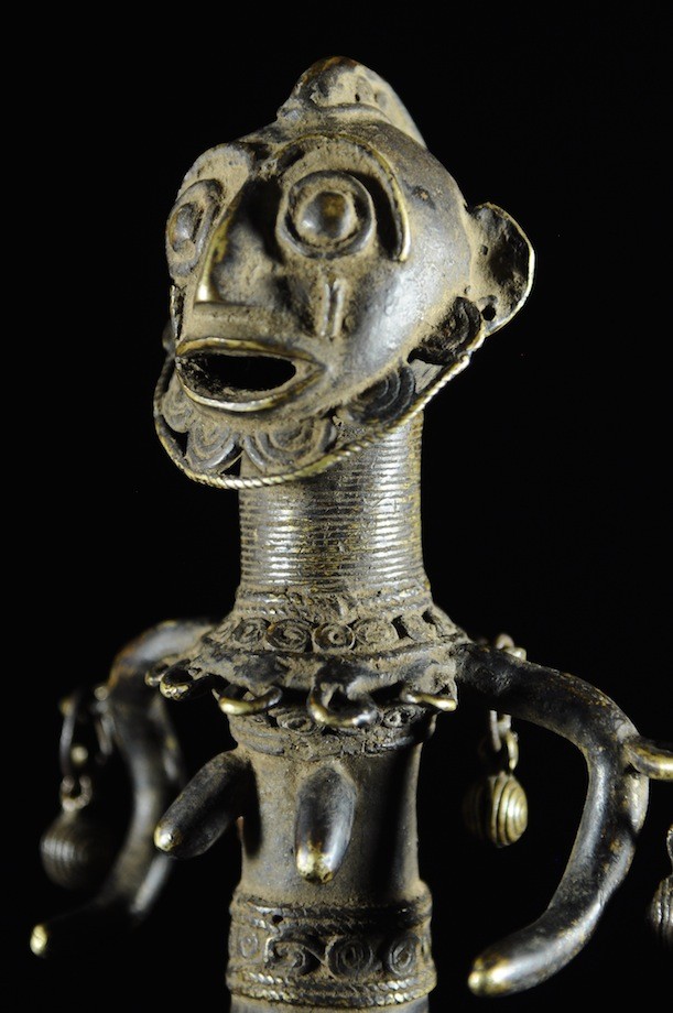 Statuette en alliage de bronze - Verre / Were - Nigeria Cameroun