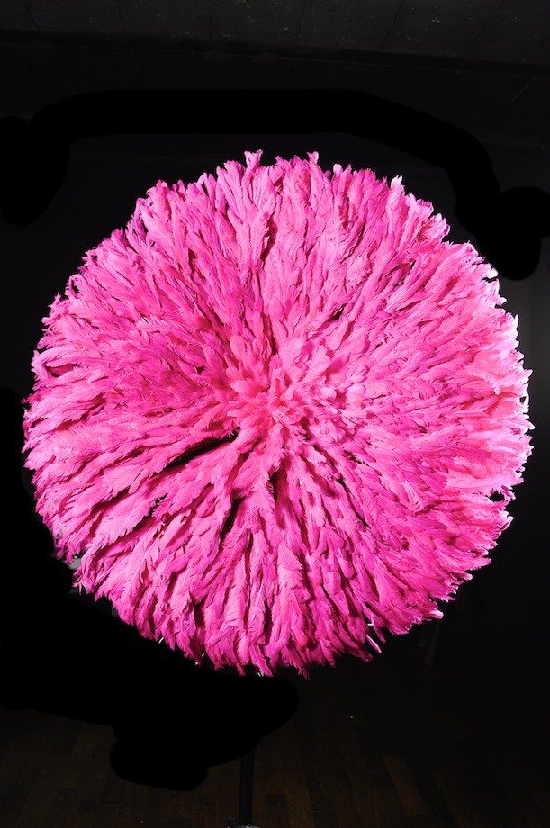 Coiffe Aka en plumes Roses - Bamileke - Cameroun - Juju Hat