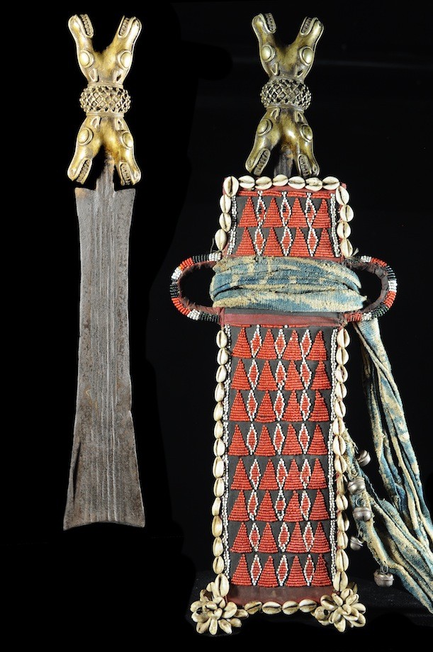 Couteau Glaive et son etui - Bamileke - Cameroun