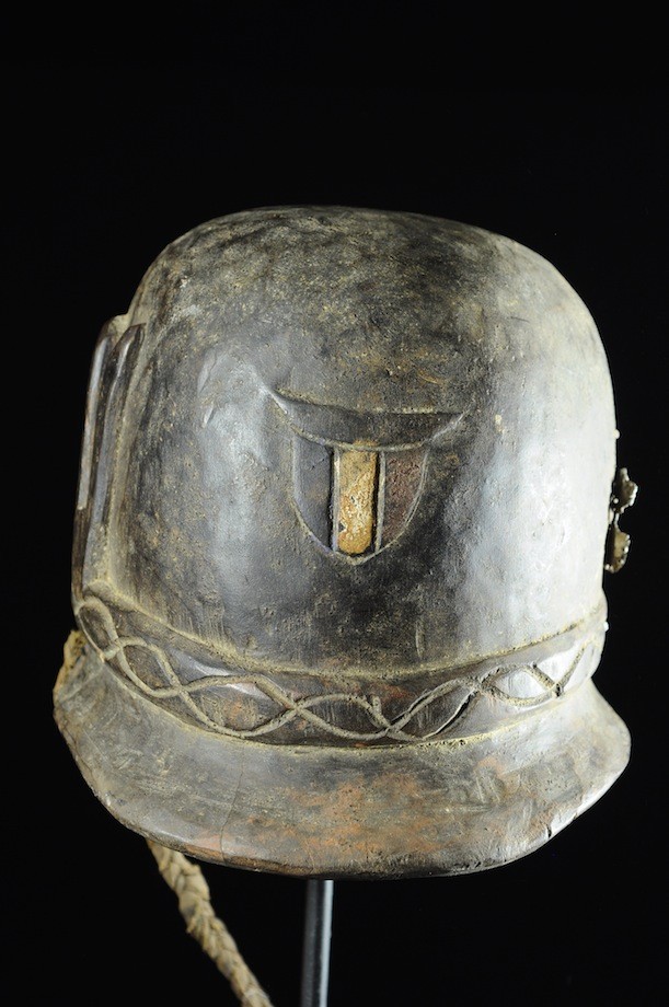 Casque Colonial Allemand en bois - Bamoun - Cameroun