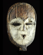 Masque blanc ancien - Tsogho / Vouvi - Gabon