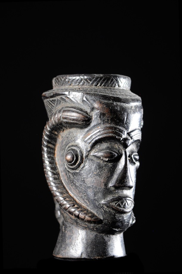 Coupe cephalomorphe - Kuba Showa- RDC Zaire - Receptacles