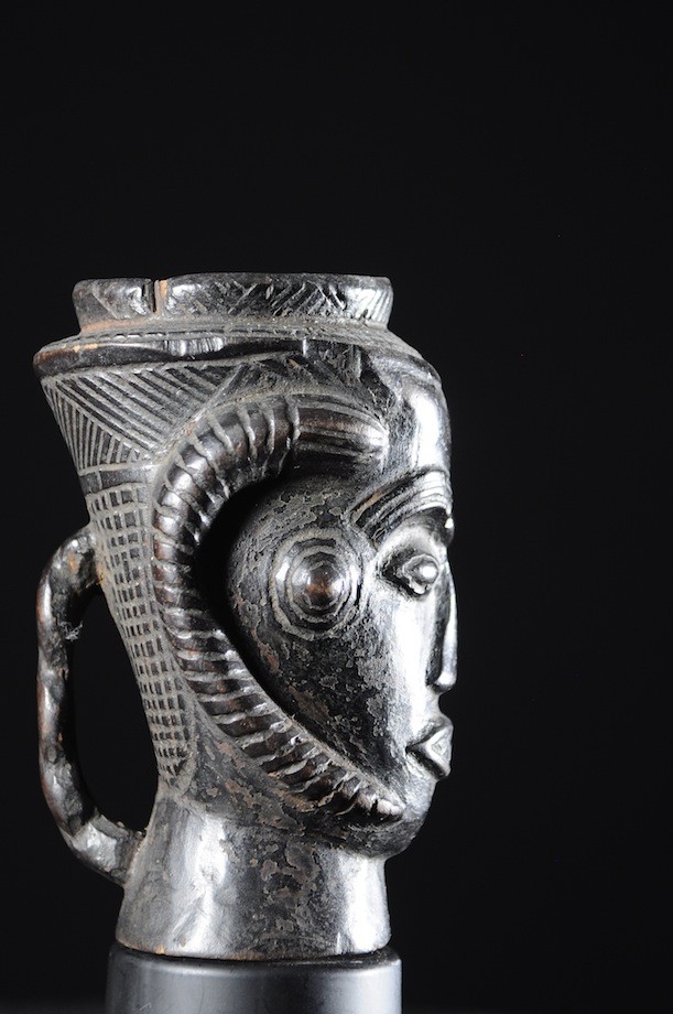 Coupe cephalomorphe - Kuba Showa- RDC Zaire - Receptacles