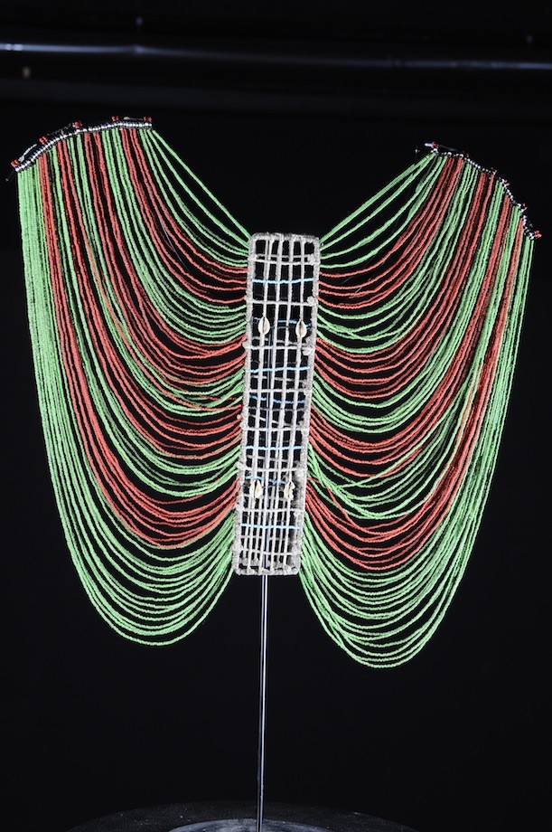 Corset de jeune fille en perles - Dinka - Soudan - Parures