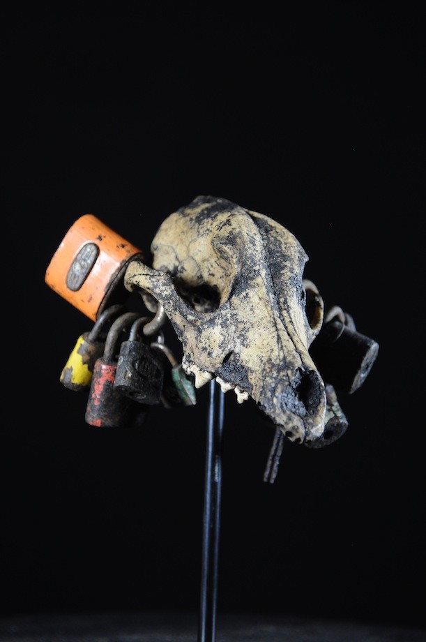 Fetiche Cadenas Crane de chien - Vaudou - Fongbe - Benin