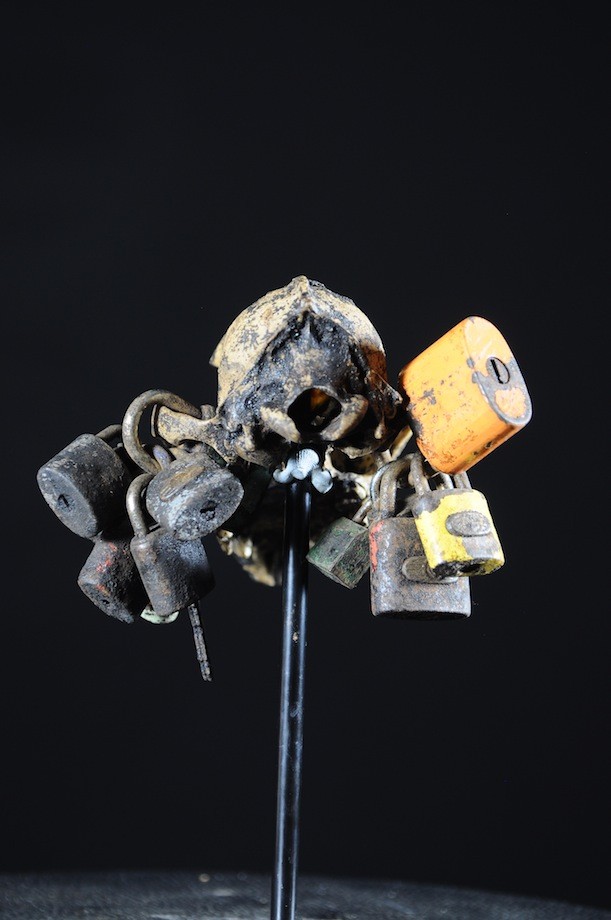 Fetiche Cadenas Crane de chien - Vaudou - Fongbe - Benin