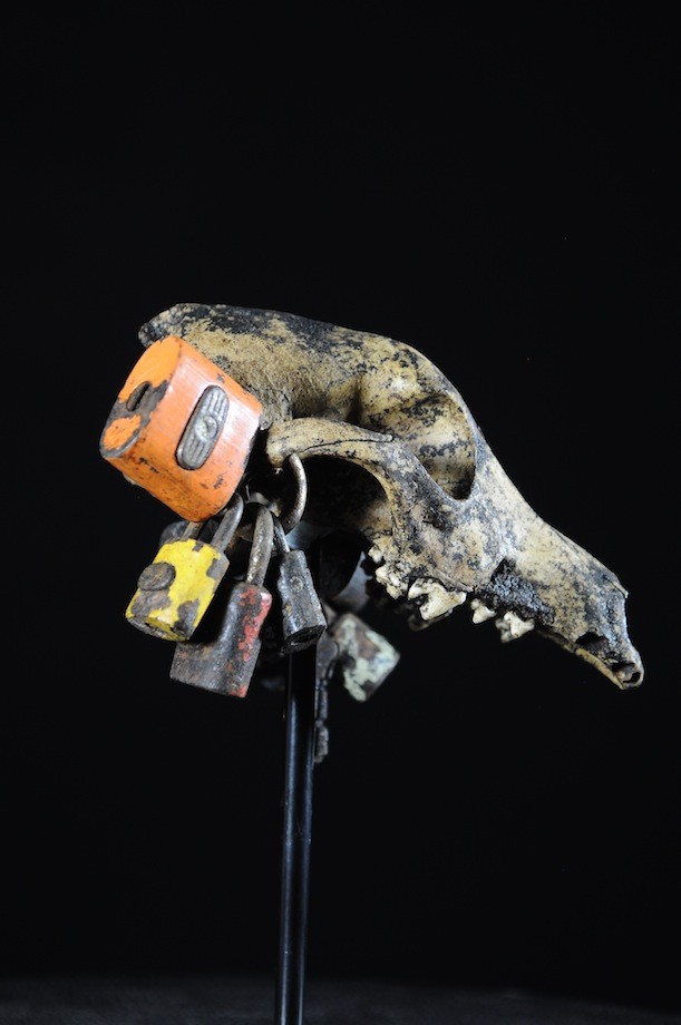 Fetiche Cadenas Crane de chien - Vaudou - Fongbe - Benin