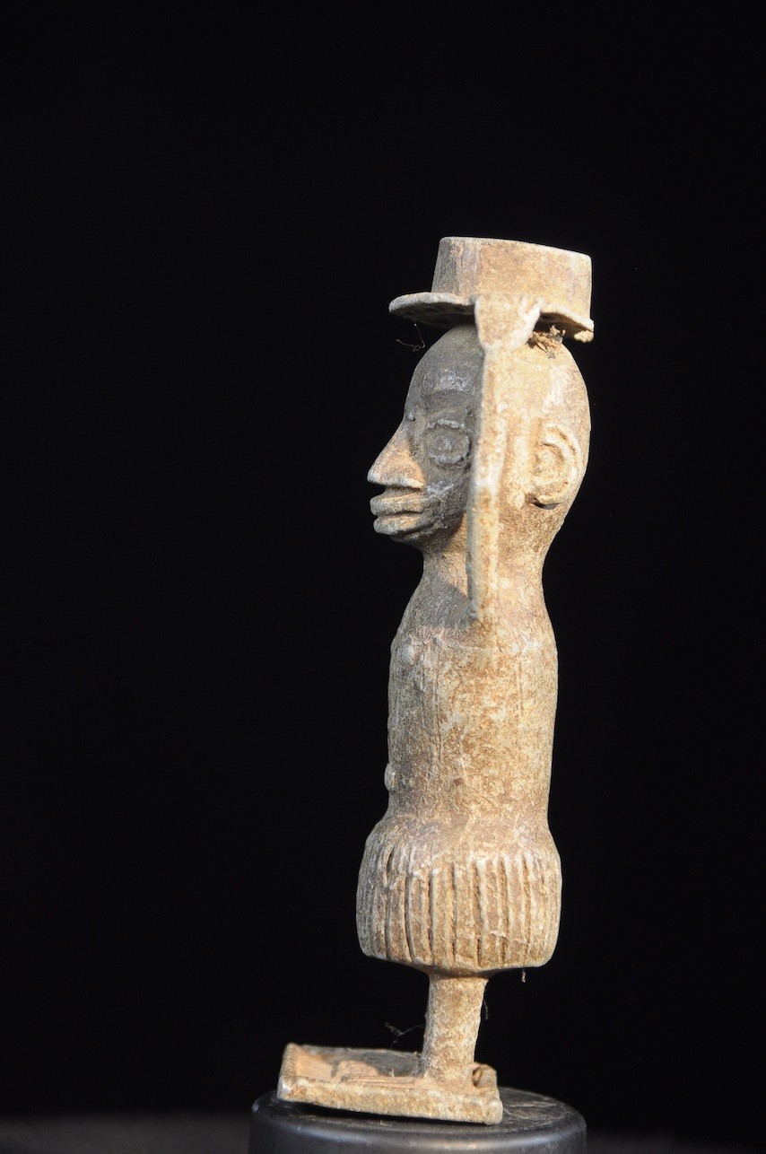 Statuette porteuse de coupe en aluminium - Sissala - Ghana / Burkina Faso