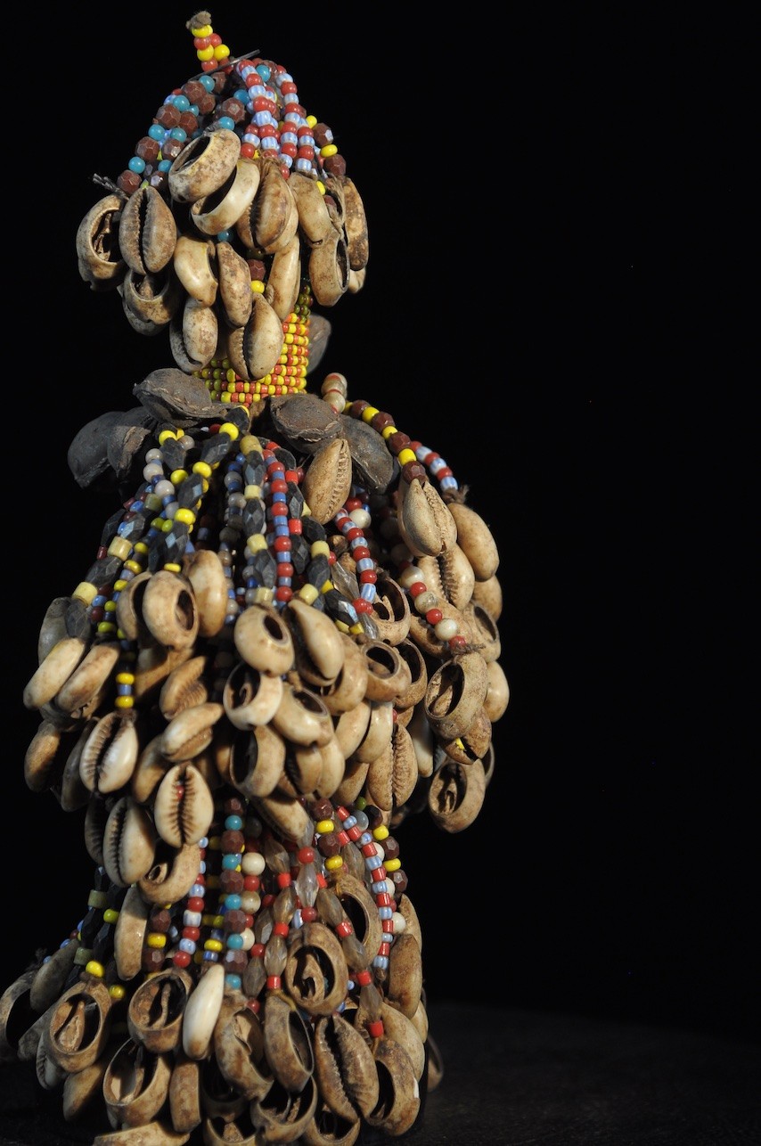 Poupee de fertilité perlée Ham Pilu - Fali - Cameroun