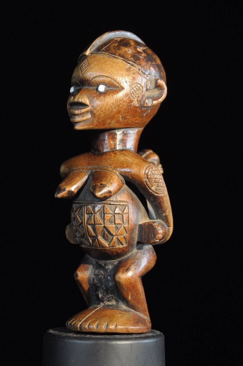 Statue cultuelle maternité - Bembe - RDC Zaire