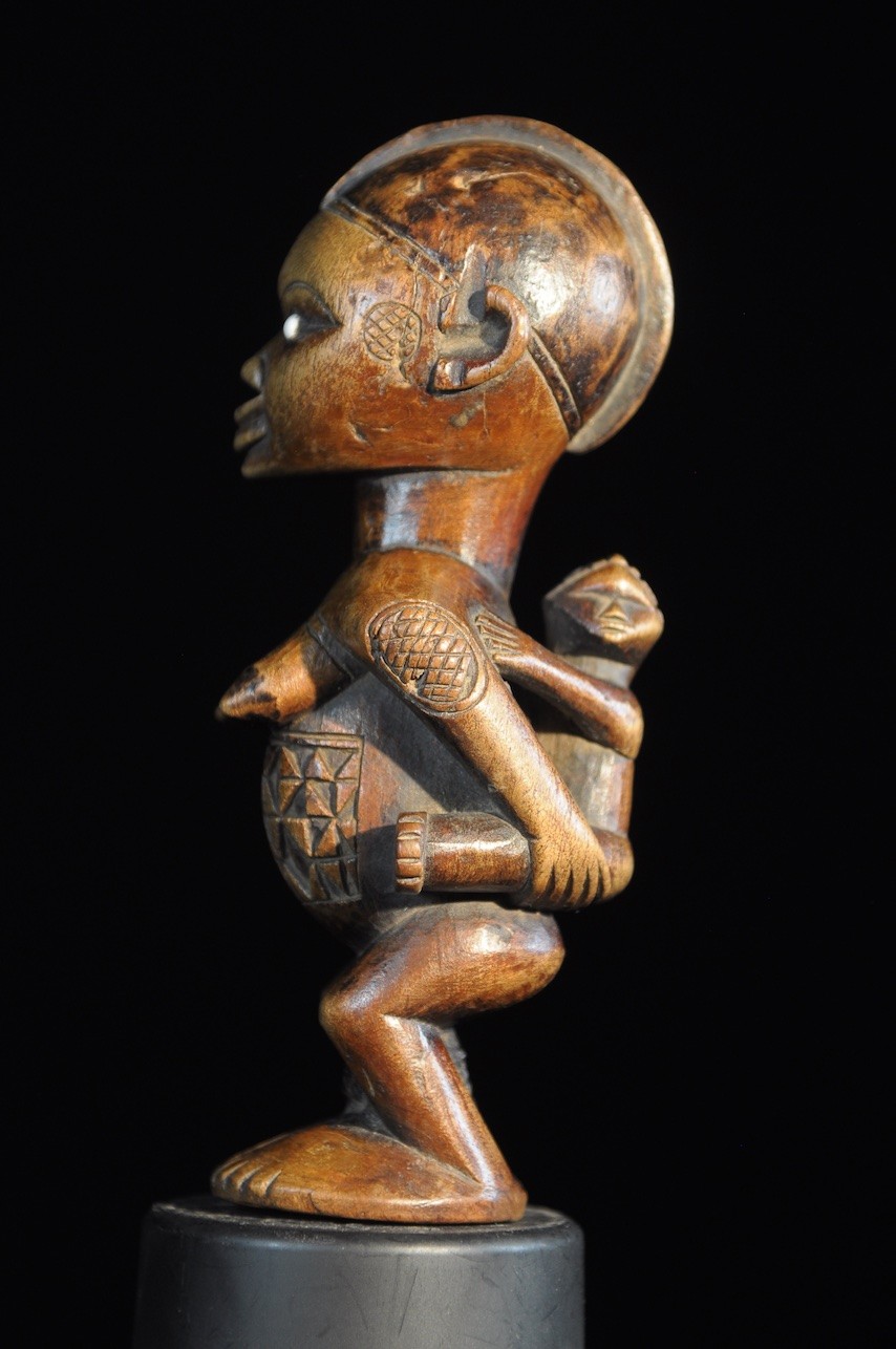 Statue cultuelle maternité - Bembe - RDC Zaire
