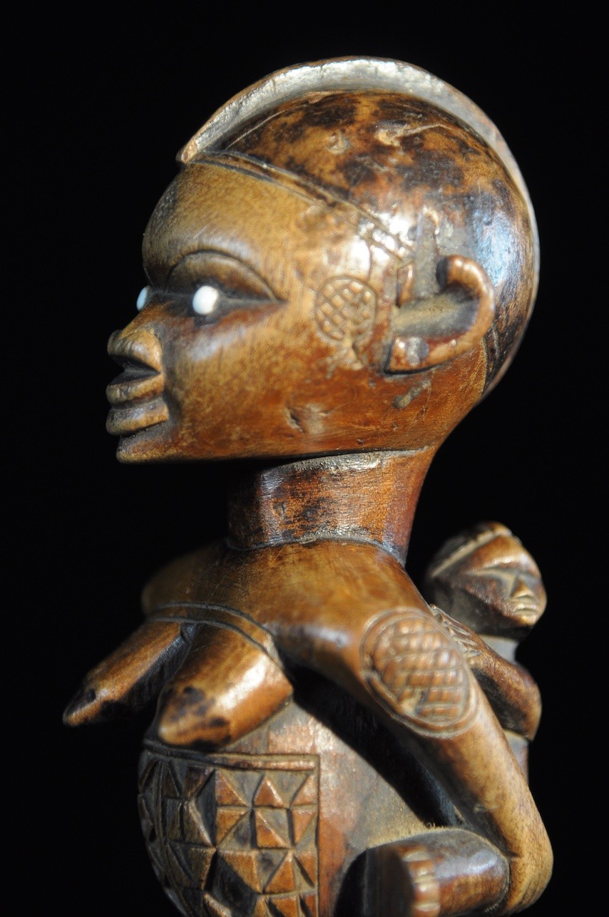 Statue cultuelle maternité - Bembe - RDC Zaire