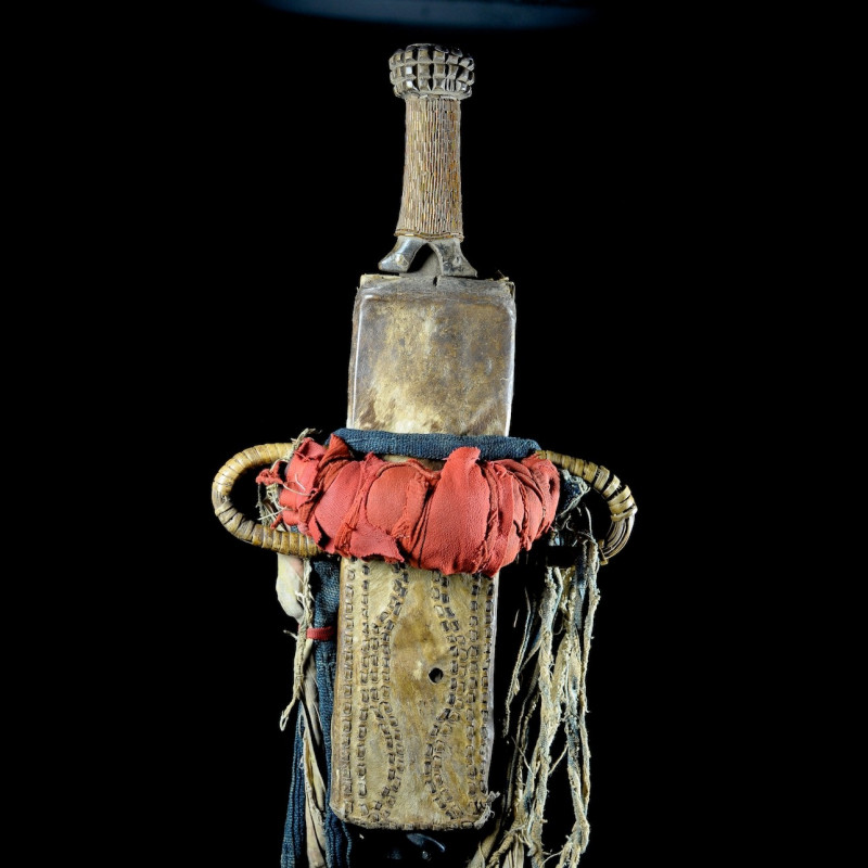Couteau Glaive et son etui en cuir - Bamileke - Cameroun