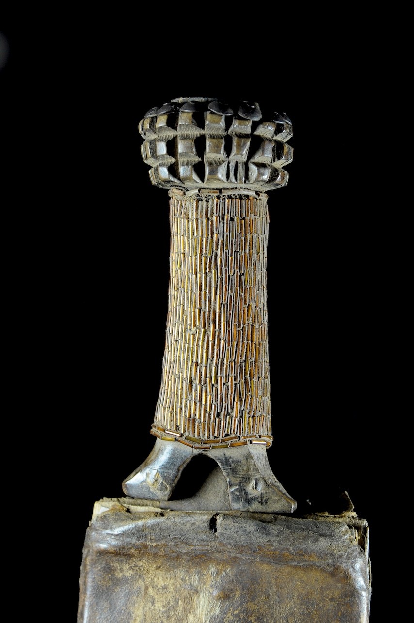 Couteau Glaive et son etui en cuir - Bamileke - Cameroun
