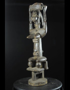 Statue de reine portant un tonneau - Attie - Côte d'Ivoire