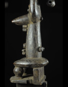 Statue de reine portant un tonneau - Attie - Côte d'Ivoire