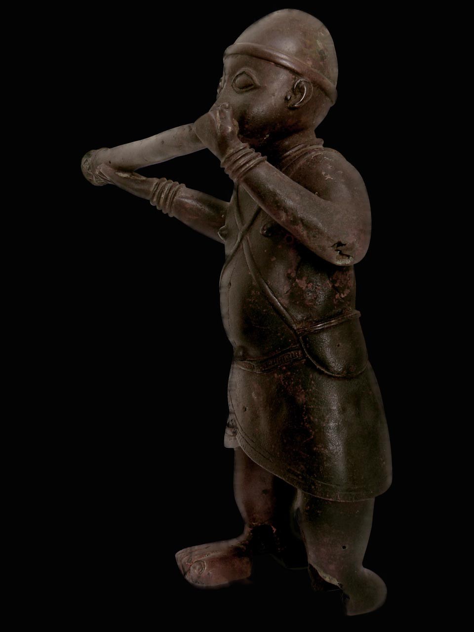 Nain de cour Joueur de trompe en bronze - Bini - Nigeria - Bronzes d’ife