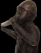 Joueur de trompe en bronze - Bini - Nigeria - Bronzes d’ife